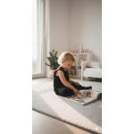 Egyszínű fekete tipegő hálózsák