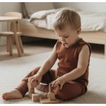 Egyszínű medvebarna kamáslis tipegő hálózsák OEKO-TEX® pamut